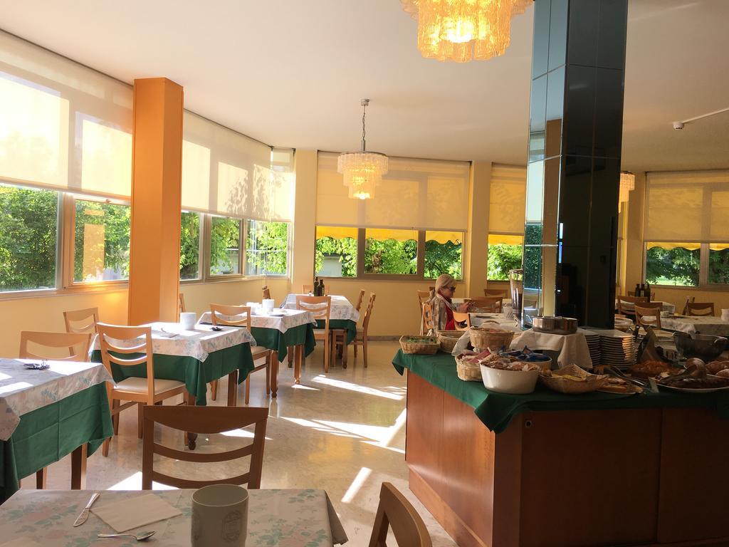 Hotel Plutone Червия Экстерьер фото